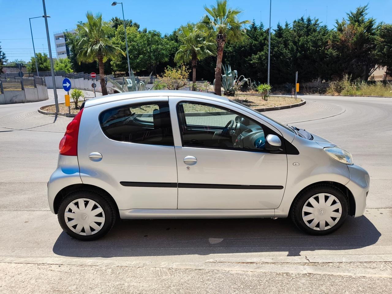 Peugeot 107 1.0 BENZINA 68CV 5p.