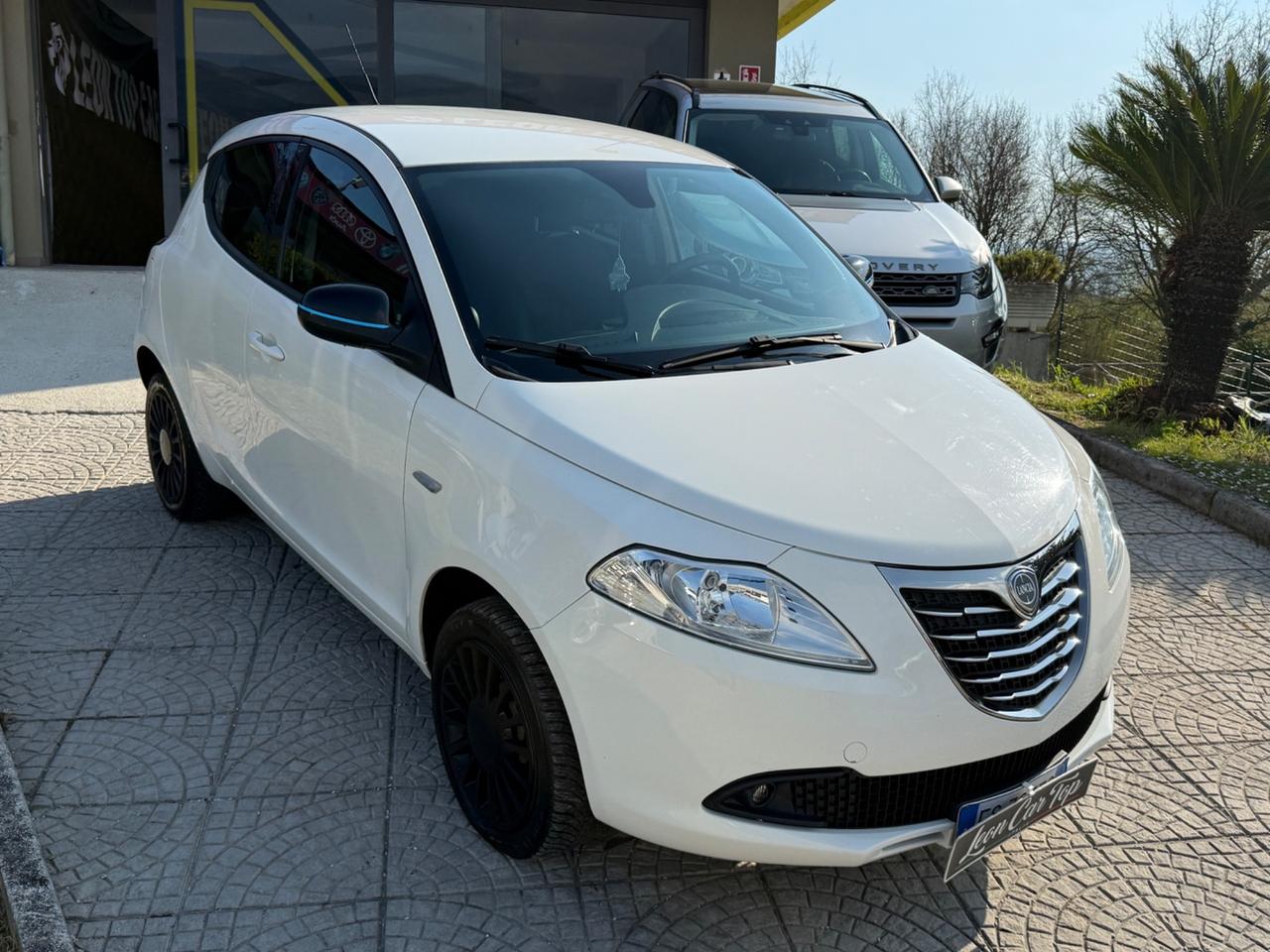 Lancia Ypsilon 0.9 TwinAir 85 CV 5 porte Metano Ecochic Gold