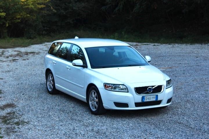 Volvo V50 1.6 d2 Polar 115cv CROSSOVER STUPENDO COME DA FOTO REALE UNICO UTILIZZATORE CLIMA AUT. CERCHI IN LEG