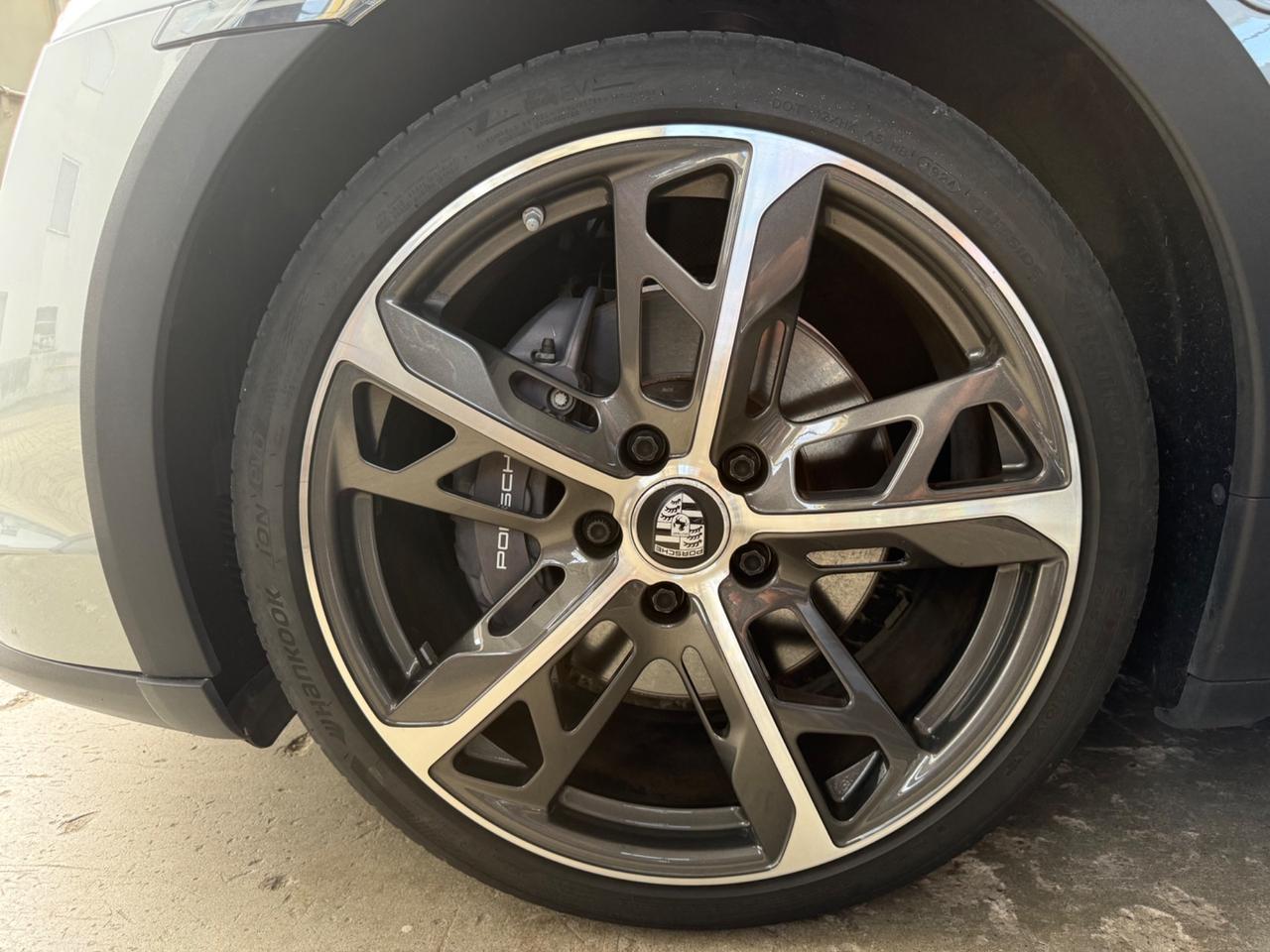 Porsche Taycan 4 Cross Turismo