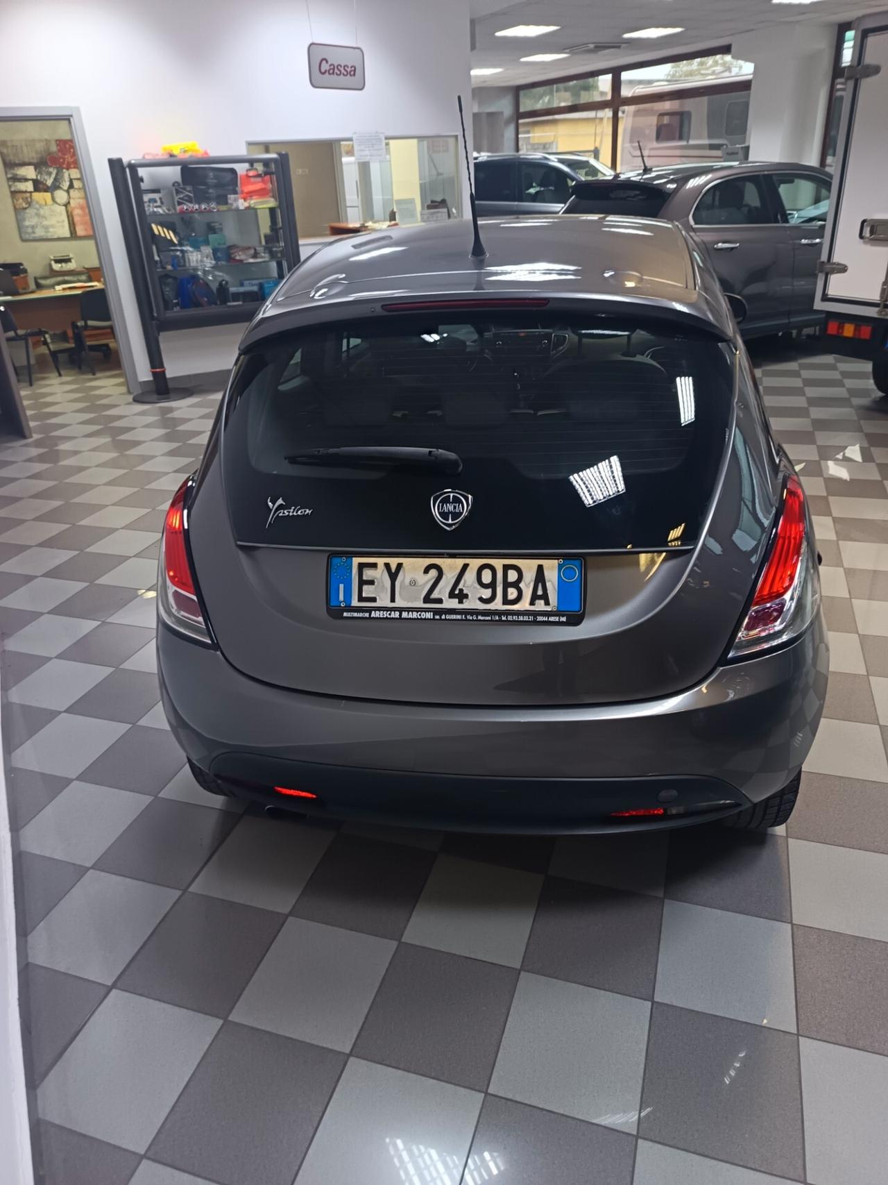 Lancia Ypsilon 1.2 69 CV 5 porte Elefantino