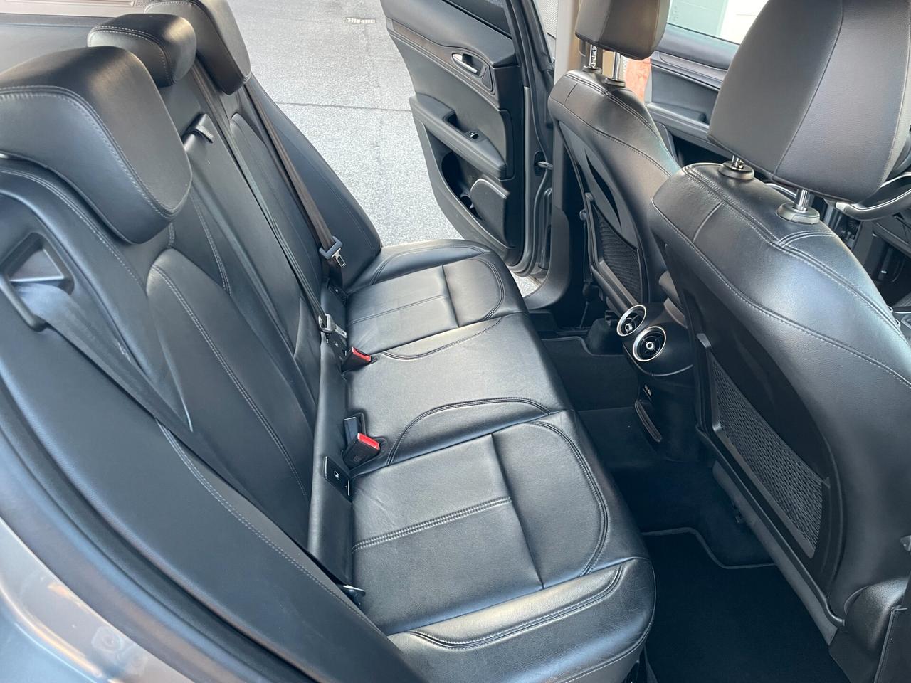 Alfa Romeo Stelvio 2.2 Turbodiesel 210 CV AT8 Q4 Business