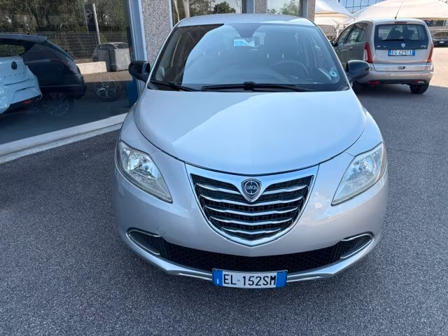 Lancia Ypsilon 1.2 69 CV 5 porte S&S Gold