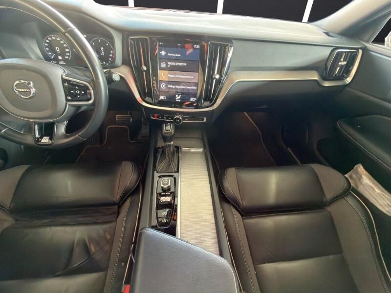 VOLVO V60 (2018-->) V60 D4 Geartronic R-design