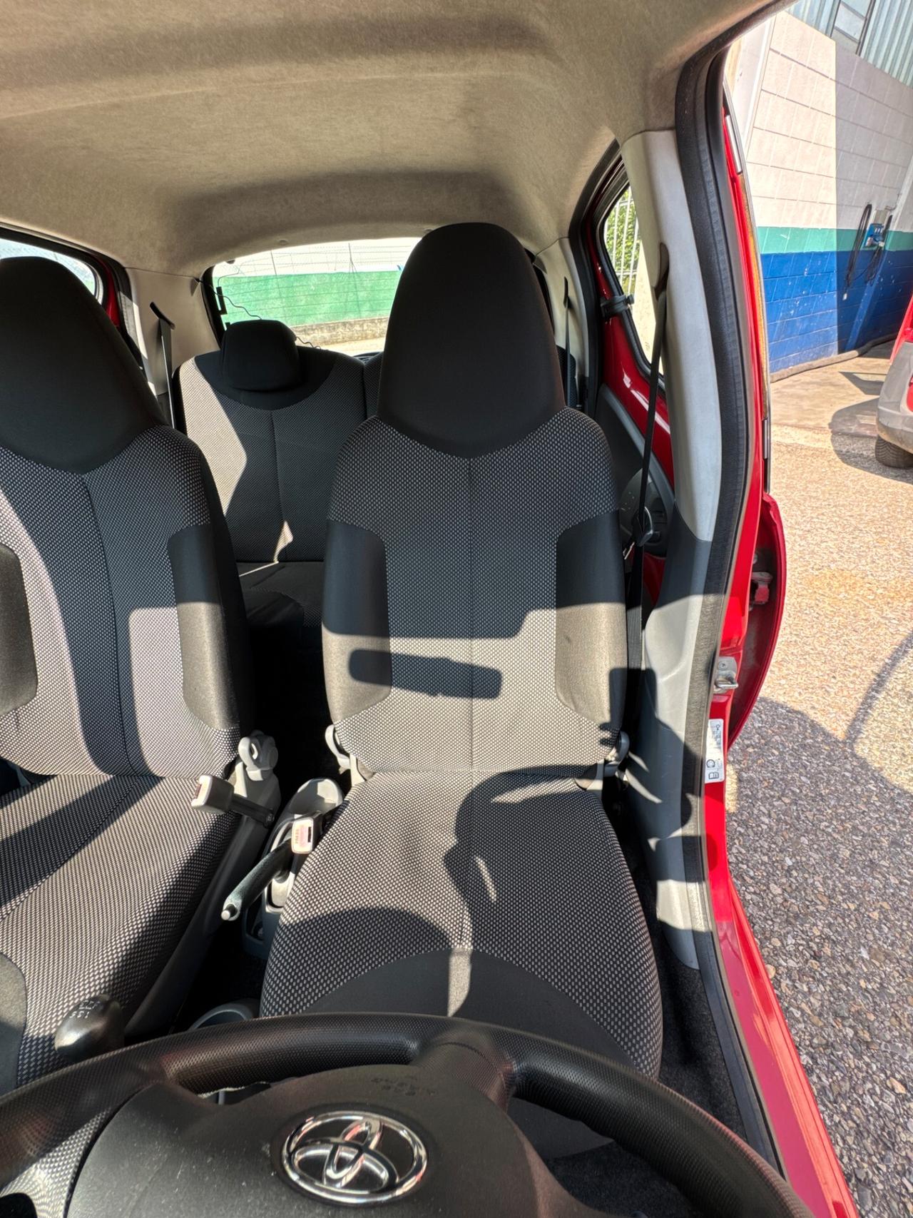 Toyota Aygo 1.0 50kW Benz 5porte *85.000 km*