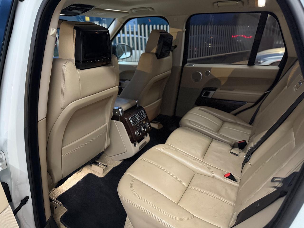 Land Rover Range Rover Vogue 3.0TDV6 black edition