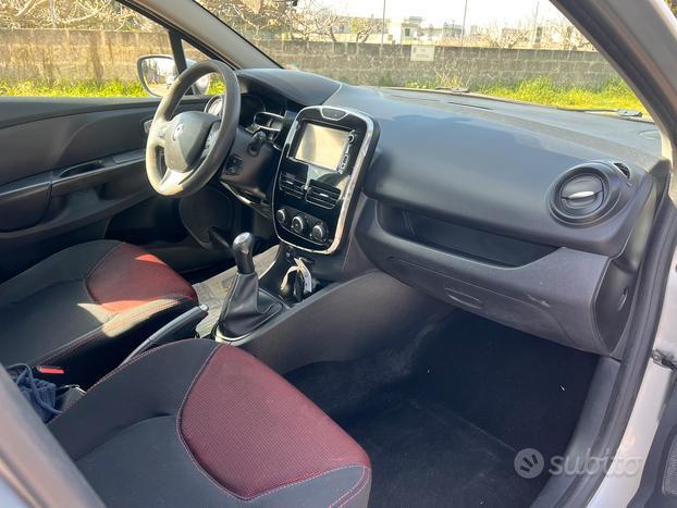 Renault clio 1.5 neo patentati 2015