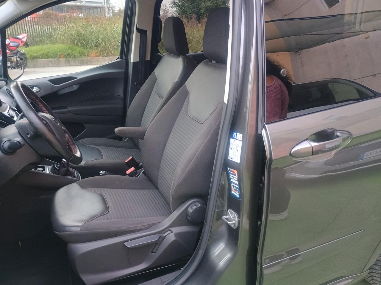 FORD TURNEO CUSTOM GANCIO TRAINO