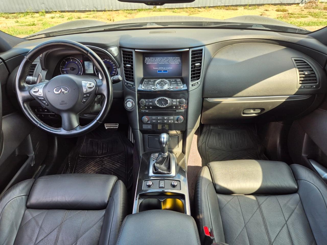 Infiniti QX70 3.0 diesel V6 AT Ultimate