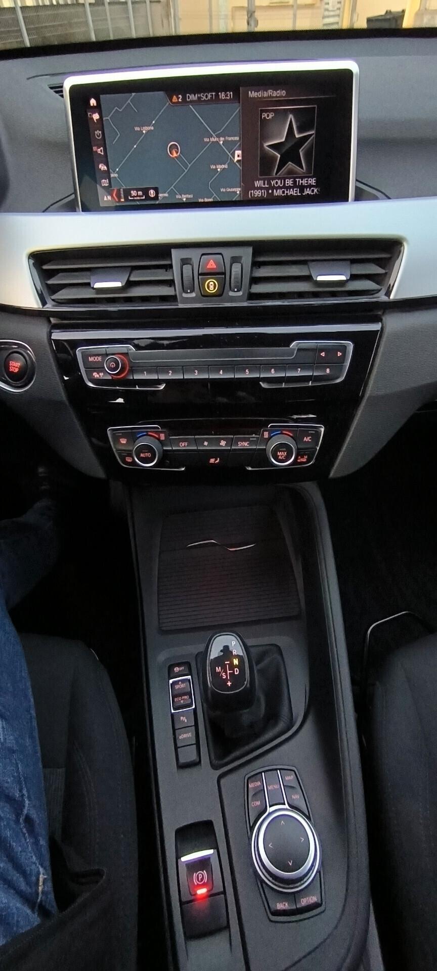 BMW X1 auto incidentata