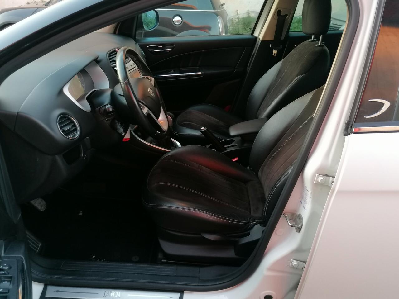 Lancia Delta 1.6 MJT Platino( da vetrina)