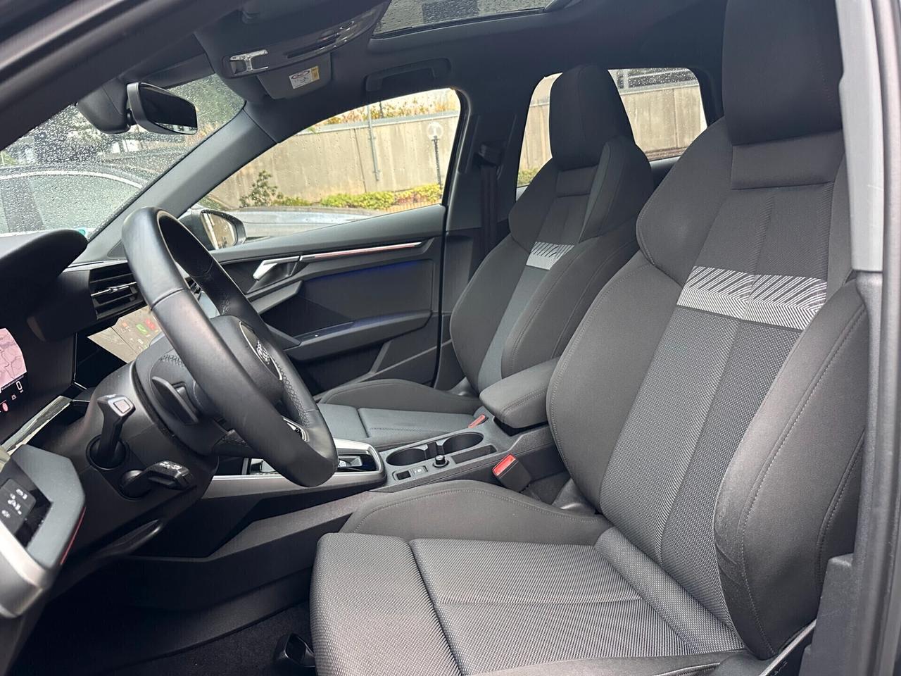 Audi A3 SPORTBACK 35 TDI S tronic + FARI MATRIX + PANORAMA + LED AMBIENT + R18 + BLACK PACK