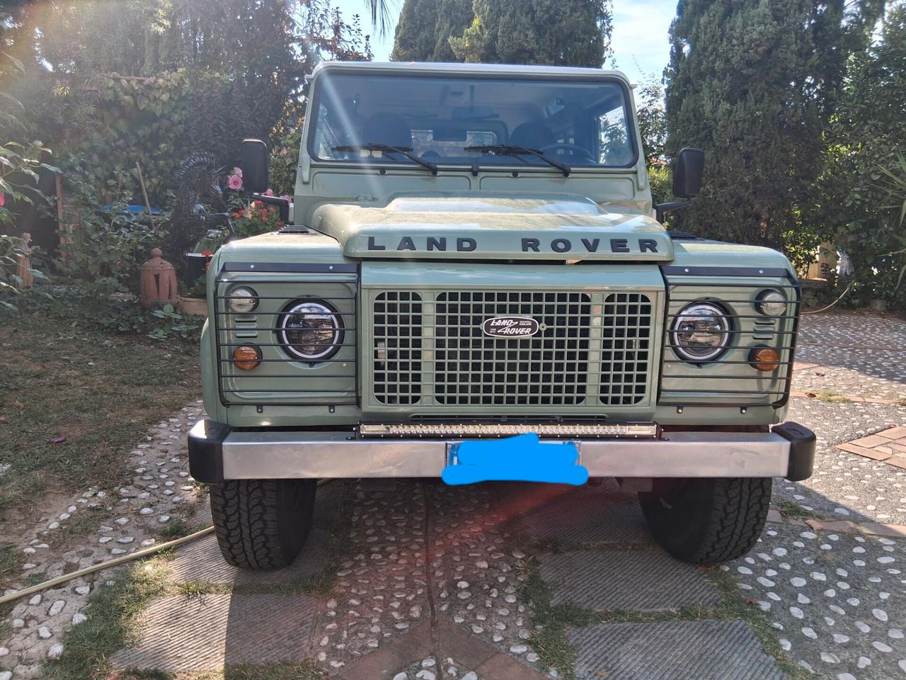 Land Rover Defender 90 2.2 TD4 Station Wagon E N1