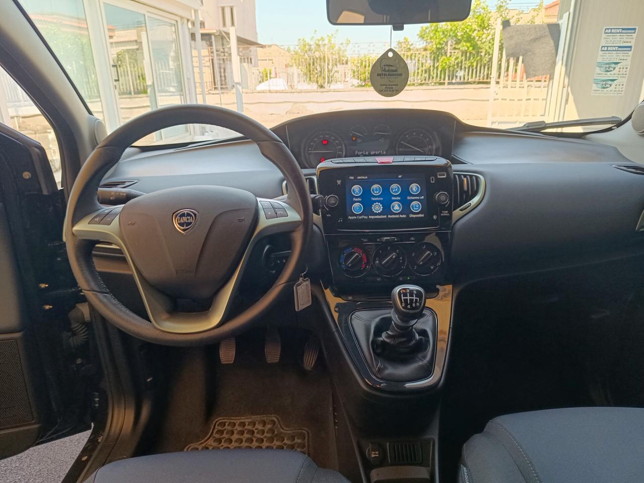 Lancia Ypsilon 1.0 FireFly 5 porte S&S Hybrid Platino