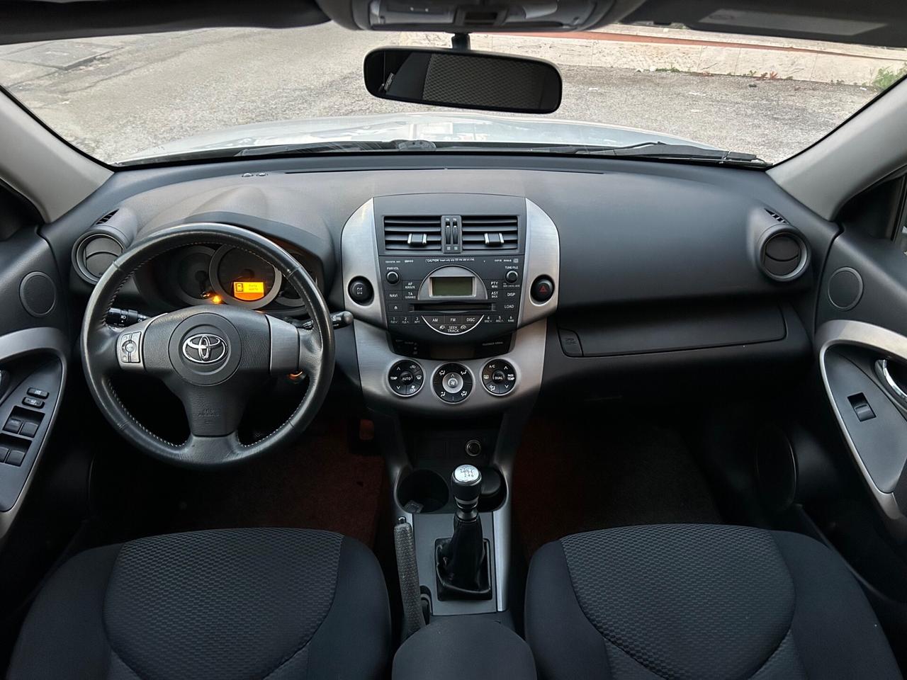 Toyota RAV 4 RAV4 2.2 D-4D 136 CV Sol unico propri