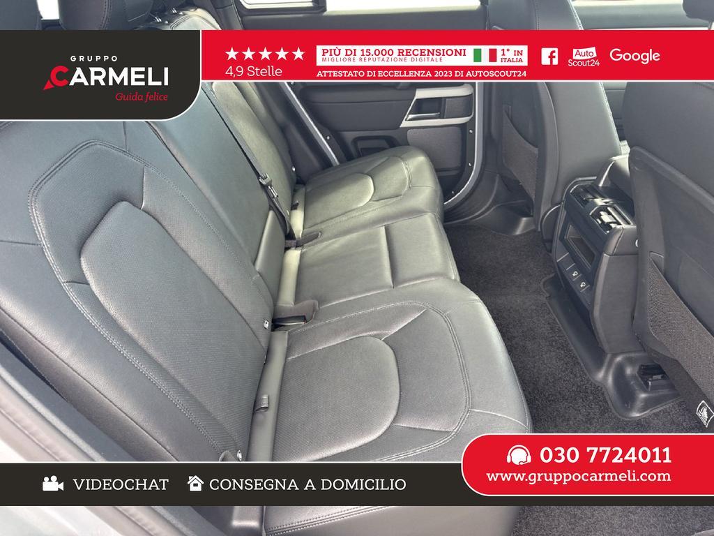 Land Rover Defender 110 3.0 I6 MHEV X-Dynamic SE AWD Auto