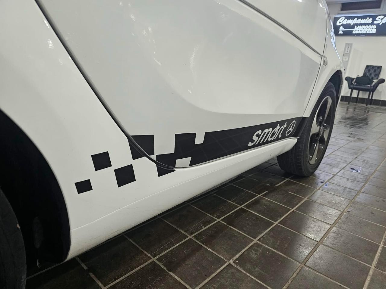 NUOVA SMART FORTWO EQ PRIME TOTAL WHITE IDENTITY BLACK EDITION 56CV TOTALMENTE ELETTRICA