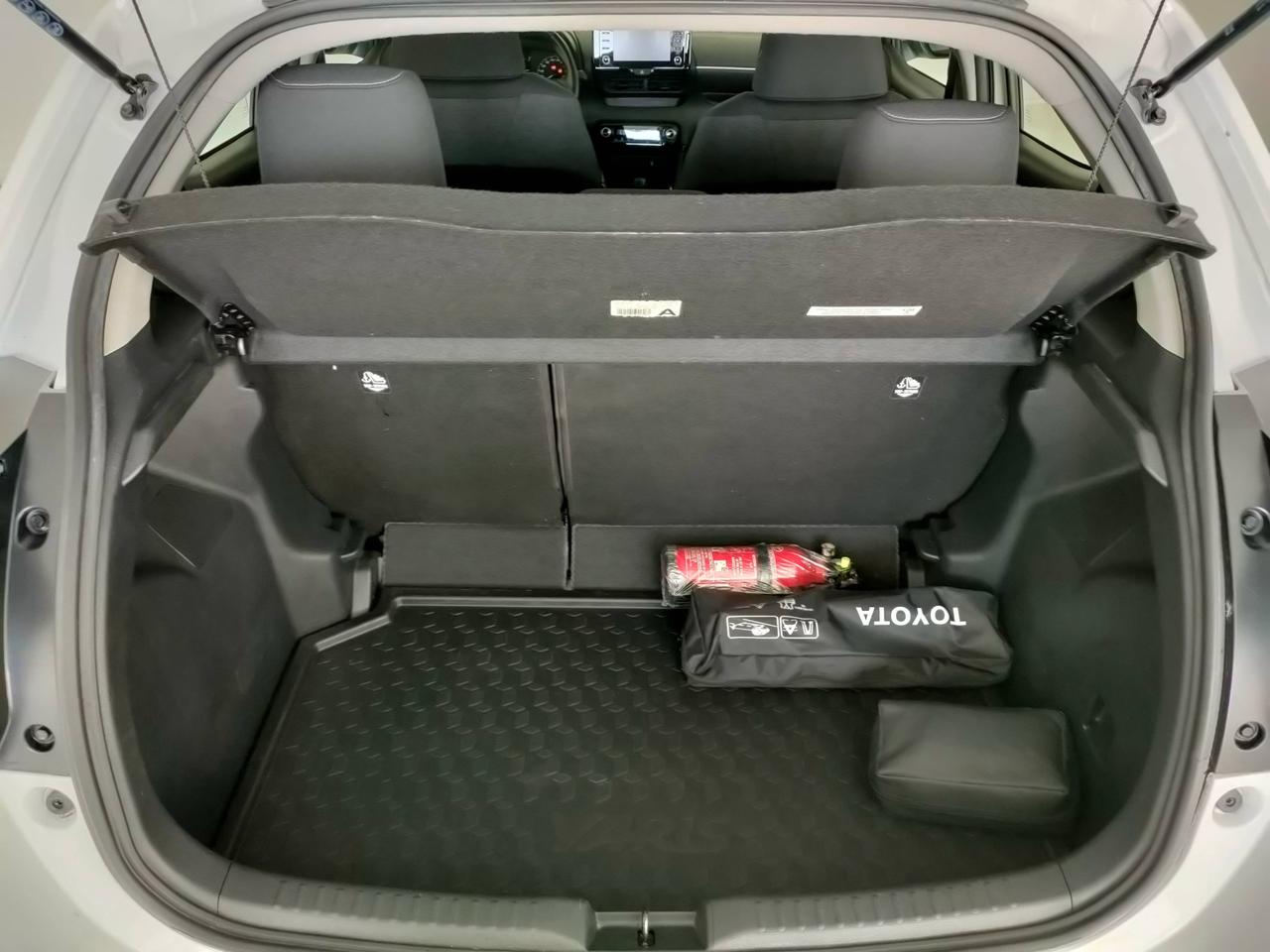 TOYOTA Yaris IV 2020 - Yaris 1.5h Active