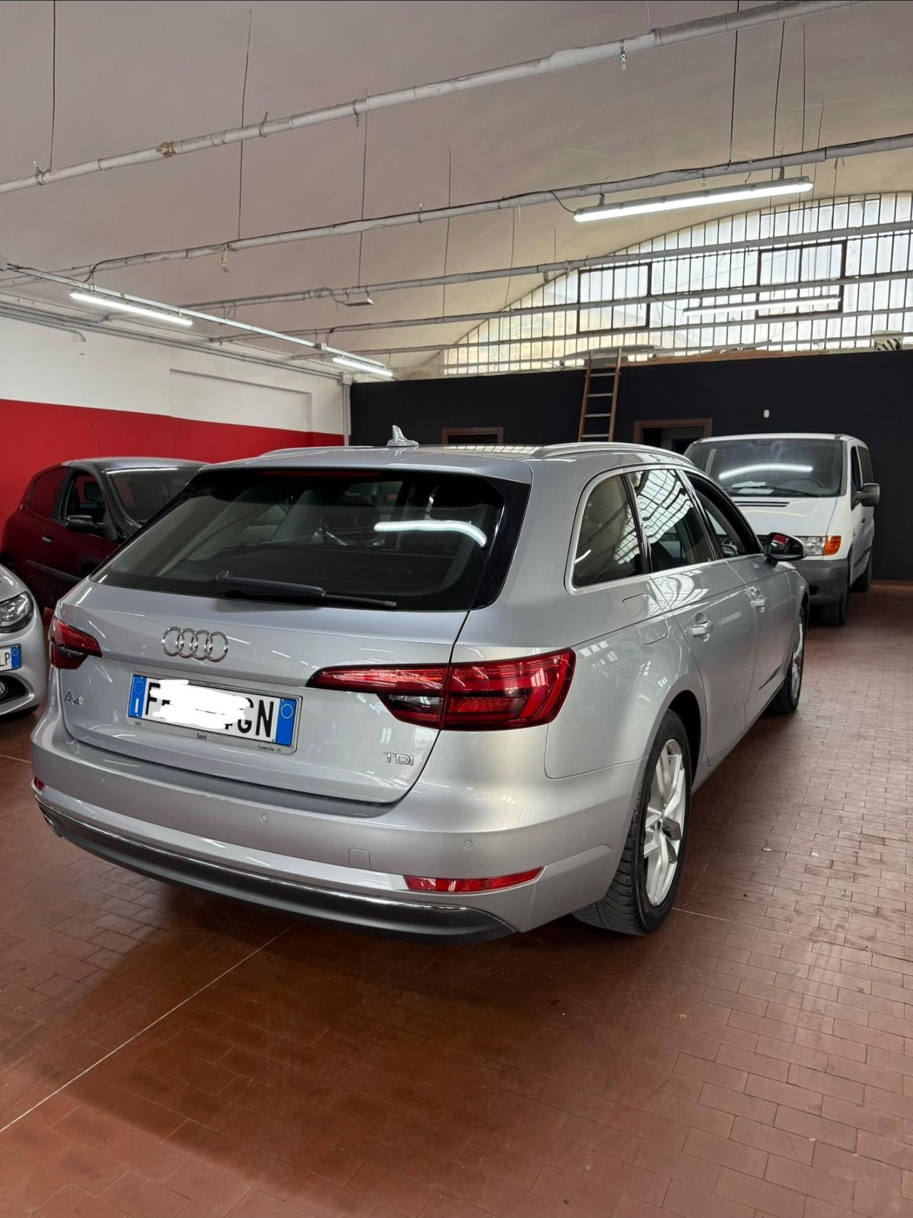 Audi A4 2.0 TDI 150 CV ultra S tronic Business Sport