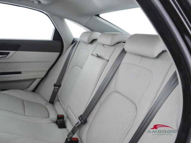 JAGUAR XF 2.0 D 240 CV AWD aut. Prestige - PER OPERATORI DEL