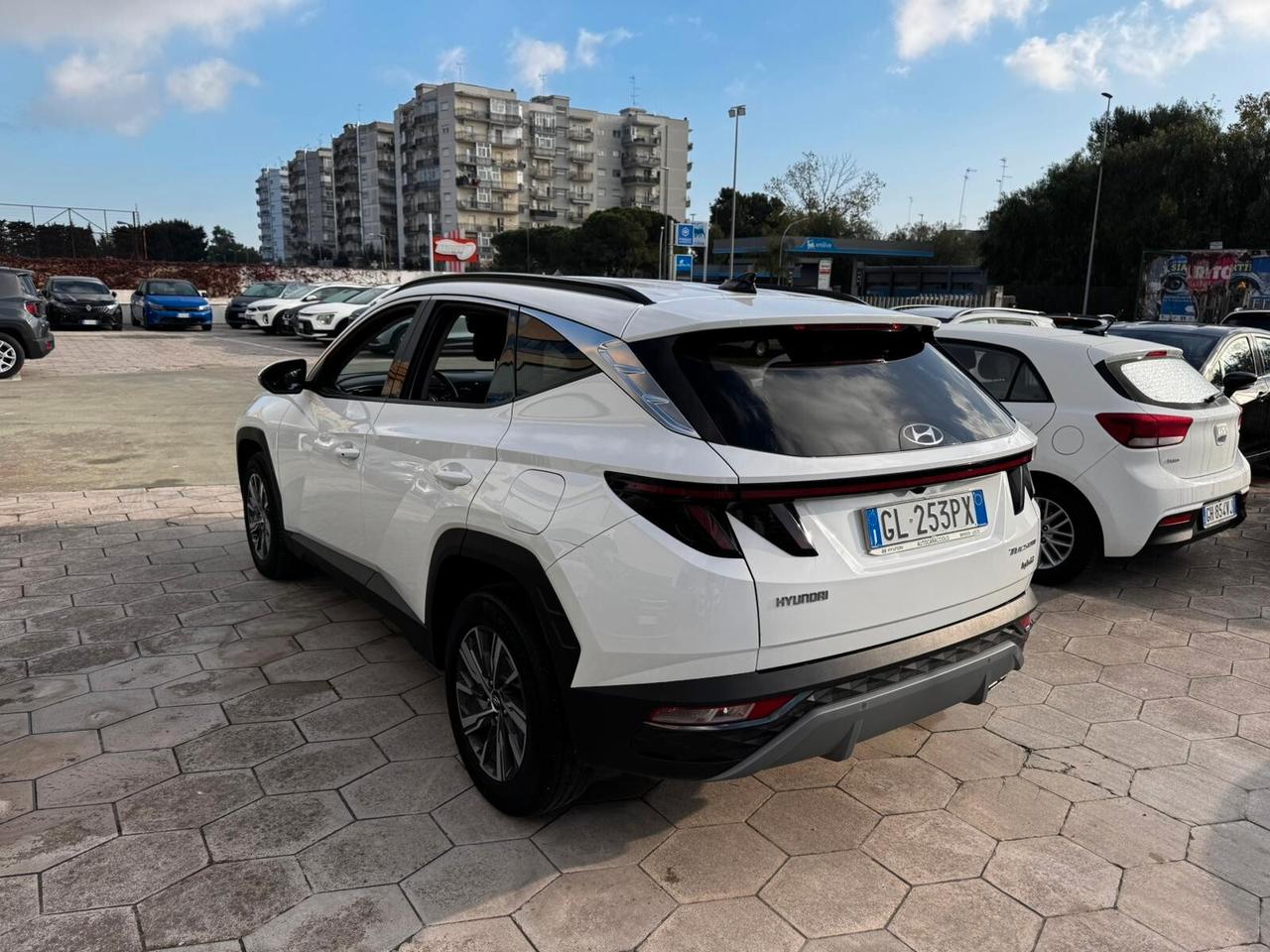 HYUNDAI TUCSON 1.6 HEV 2023 SUPER ACCESSORIATA