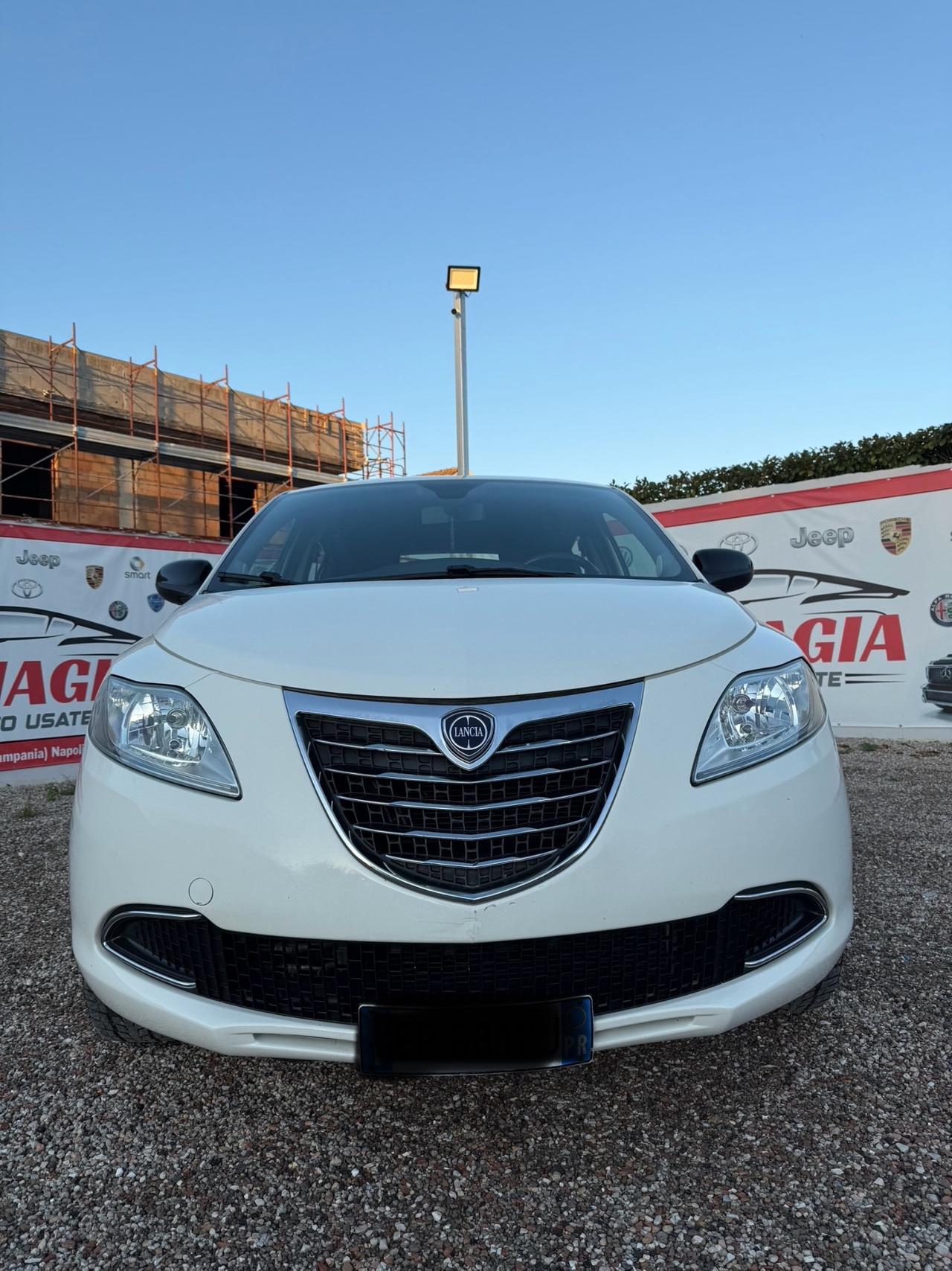 Lancia Ypsilon 0.9 TwinAir 85 CV 5 porte Metano Ecochic Gold