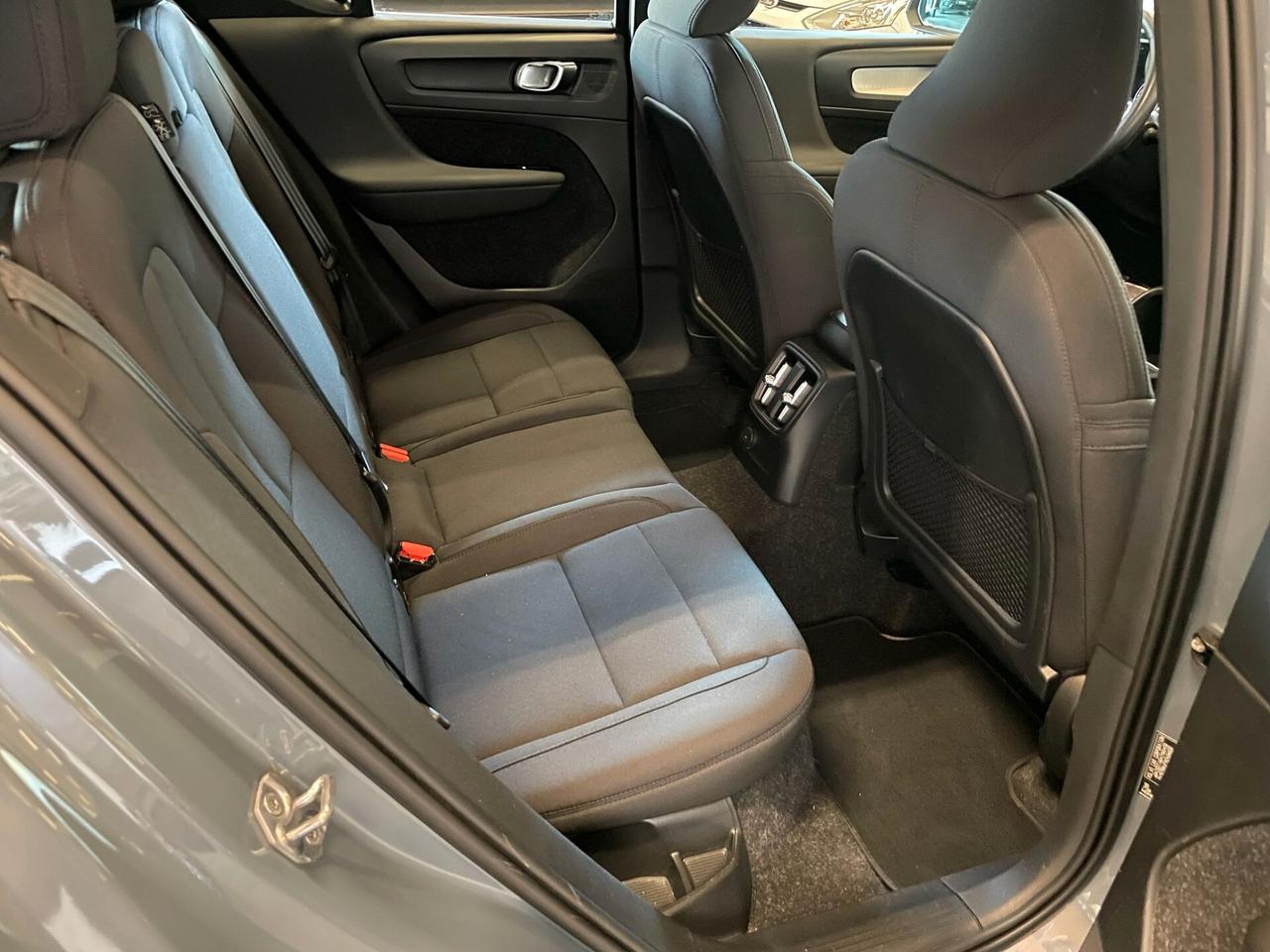 Volvo XC40 T5 Recharge Plug-in Hybrid momentum