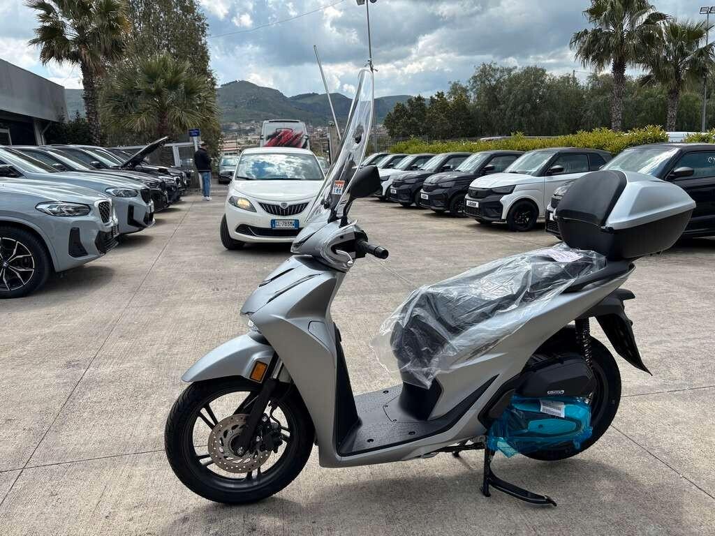 Honda SH 125 2026 Nuovo pronto consegna Tuo a soli 44 Euro al mese