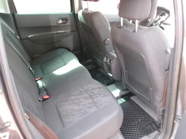 Peugeot 3008 1.6 HDi 115CV Allure