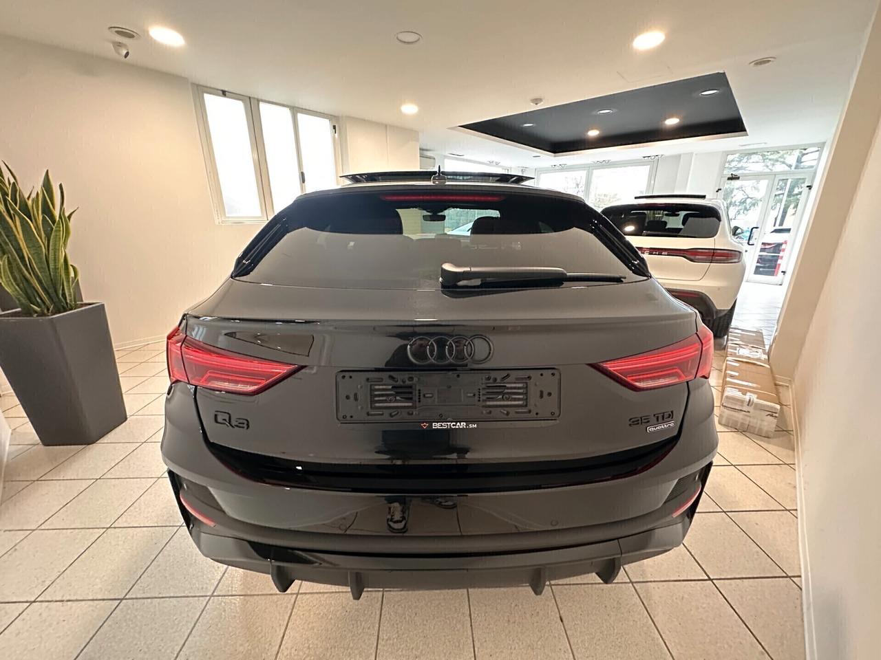 Audi Q3 SPORTBACK 35 TDI QUATTRO S LINE + PANORAMA + R20 + FARI MATRIX + BLACK PACK