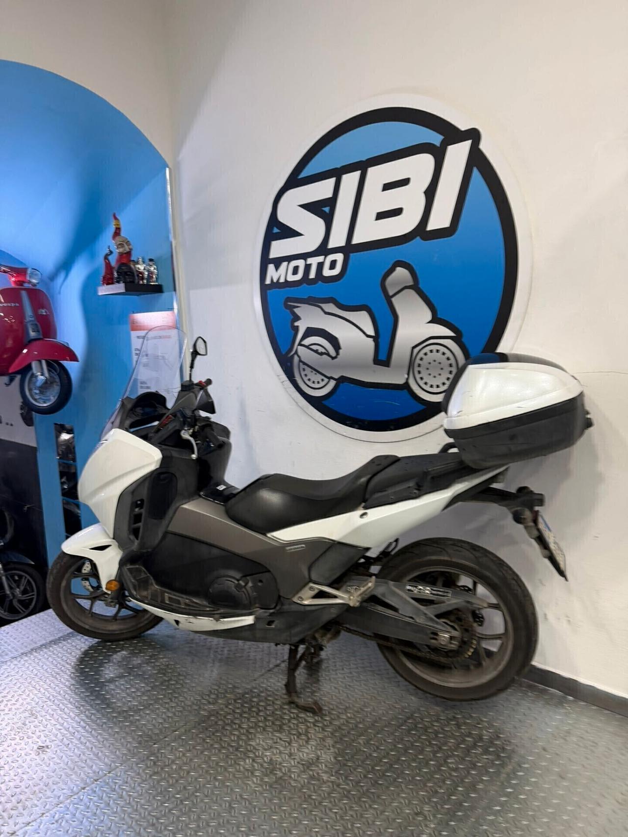 Honda Integra 750