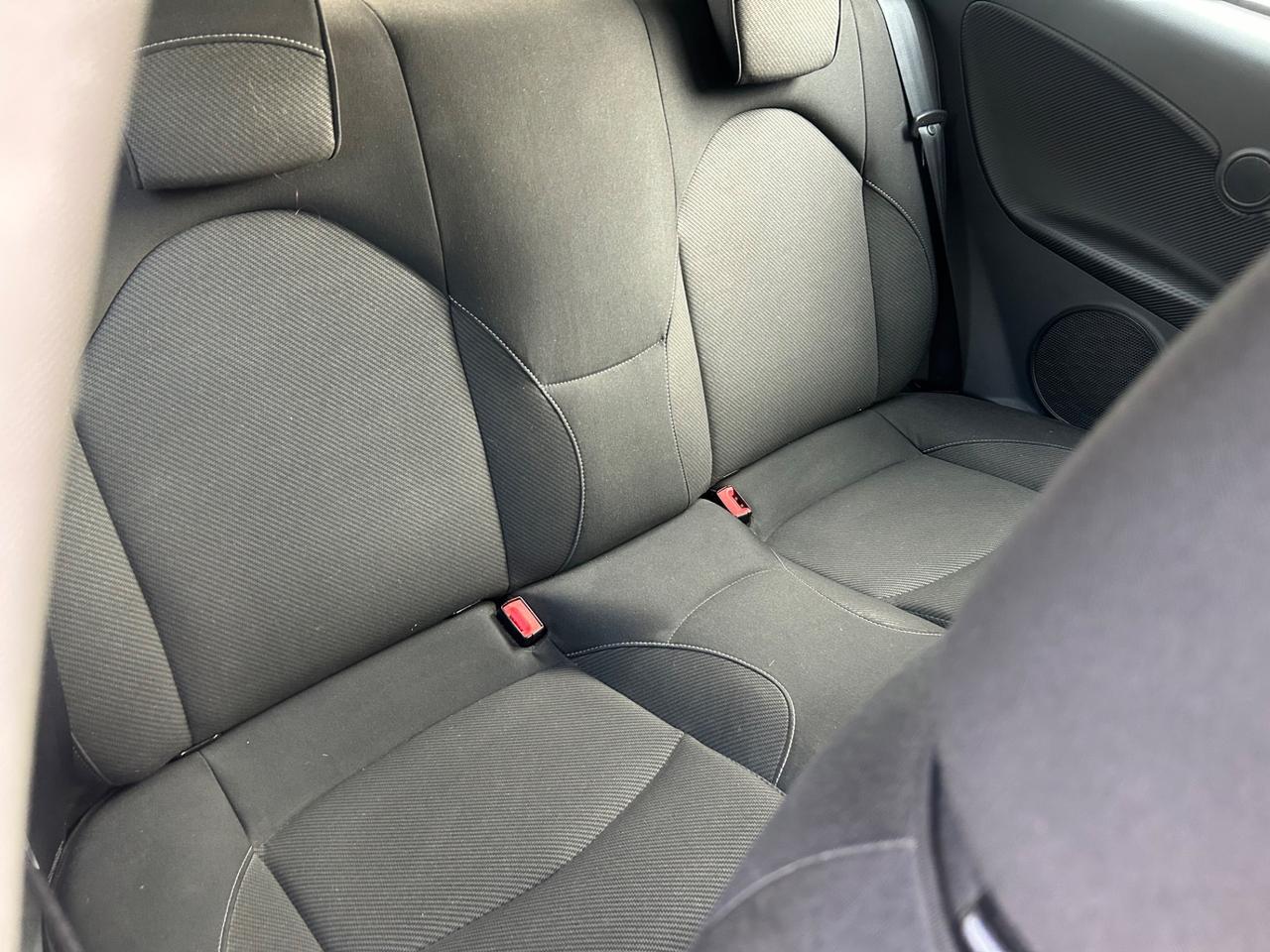 Alfa Romeo MiTo 1.6 JTDm 16V Distinctive Sport Pack