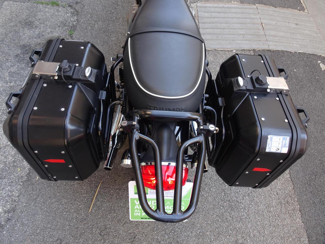 Triumph Bonneville T100 Black Special Edition