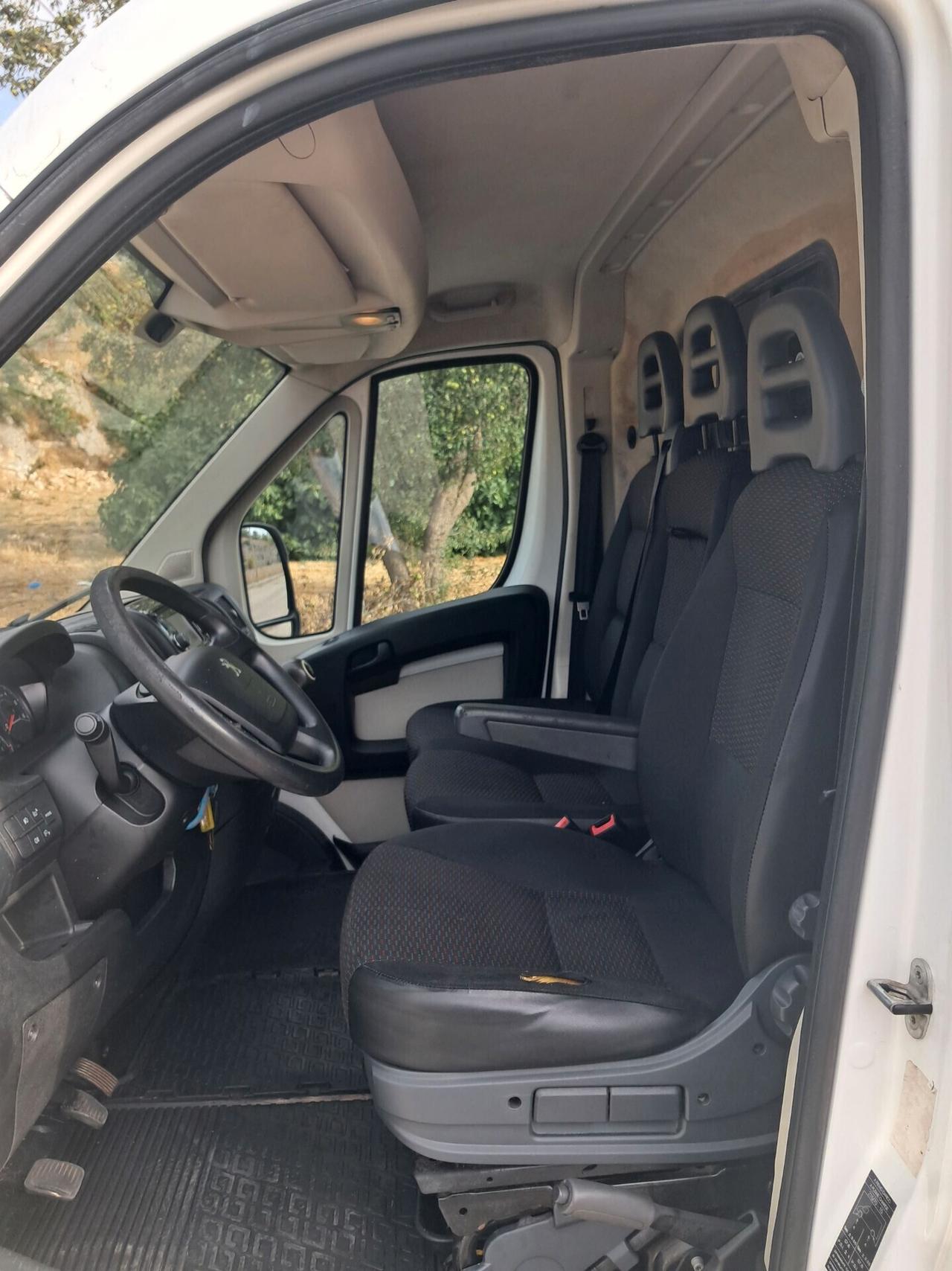 Peugeot Boxer (doppia porta laterale)