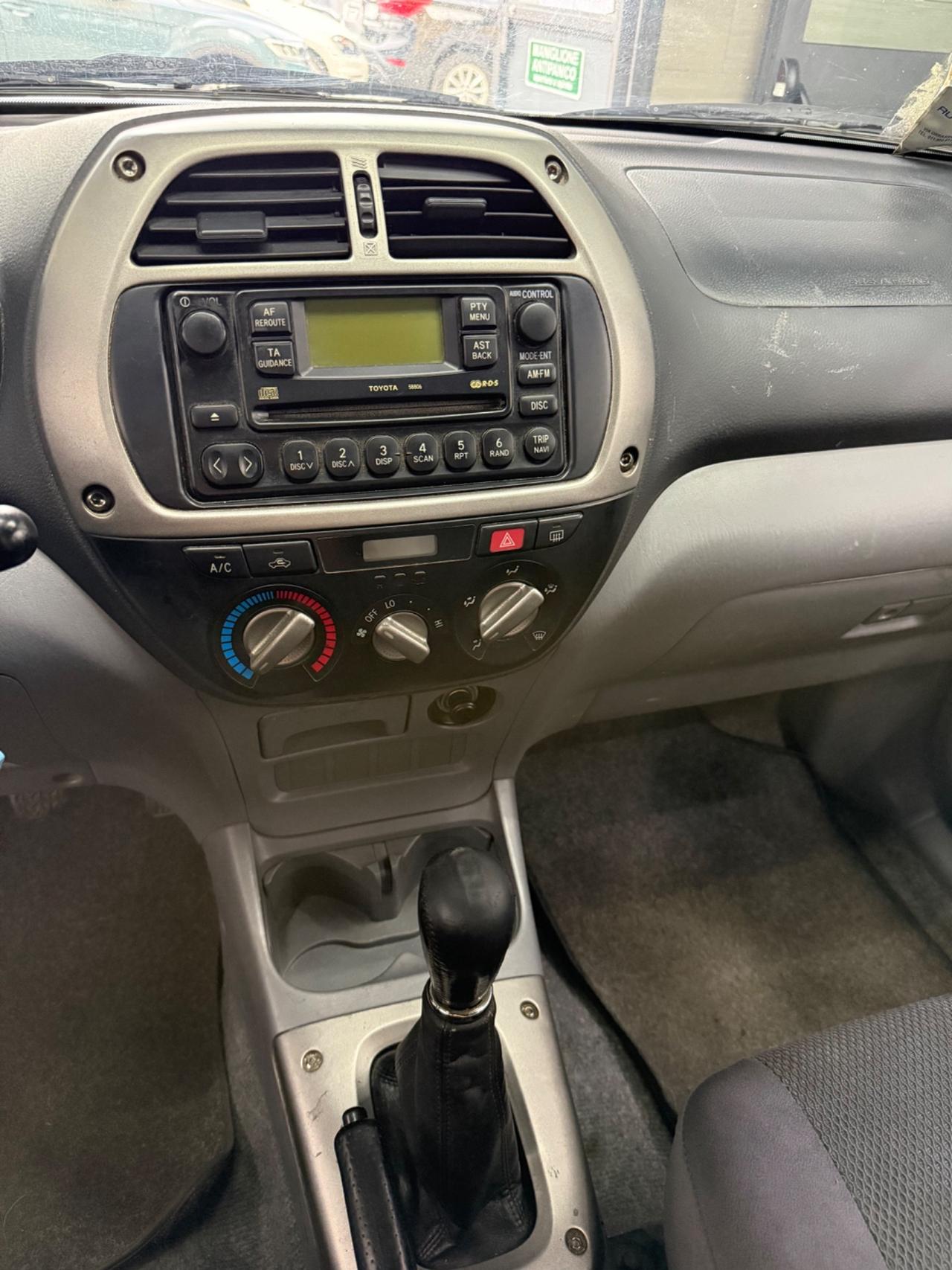 Toyota RAV 4 RAV4 2.0 16V cat 5 porte Sol