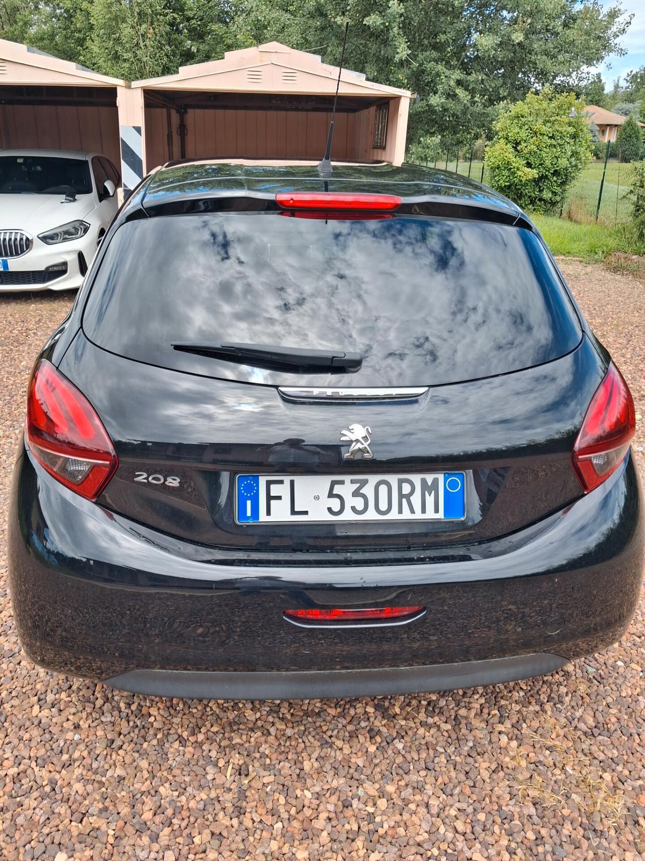 Peugeot 208 BlueHDi 75 5 porte Black Line