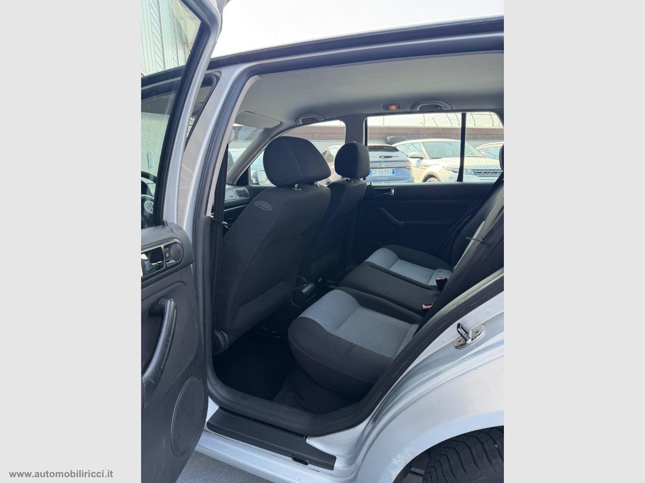 VOLKSWAGEN Golf 1.9 TDI 101CV 5p Time