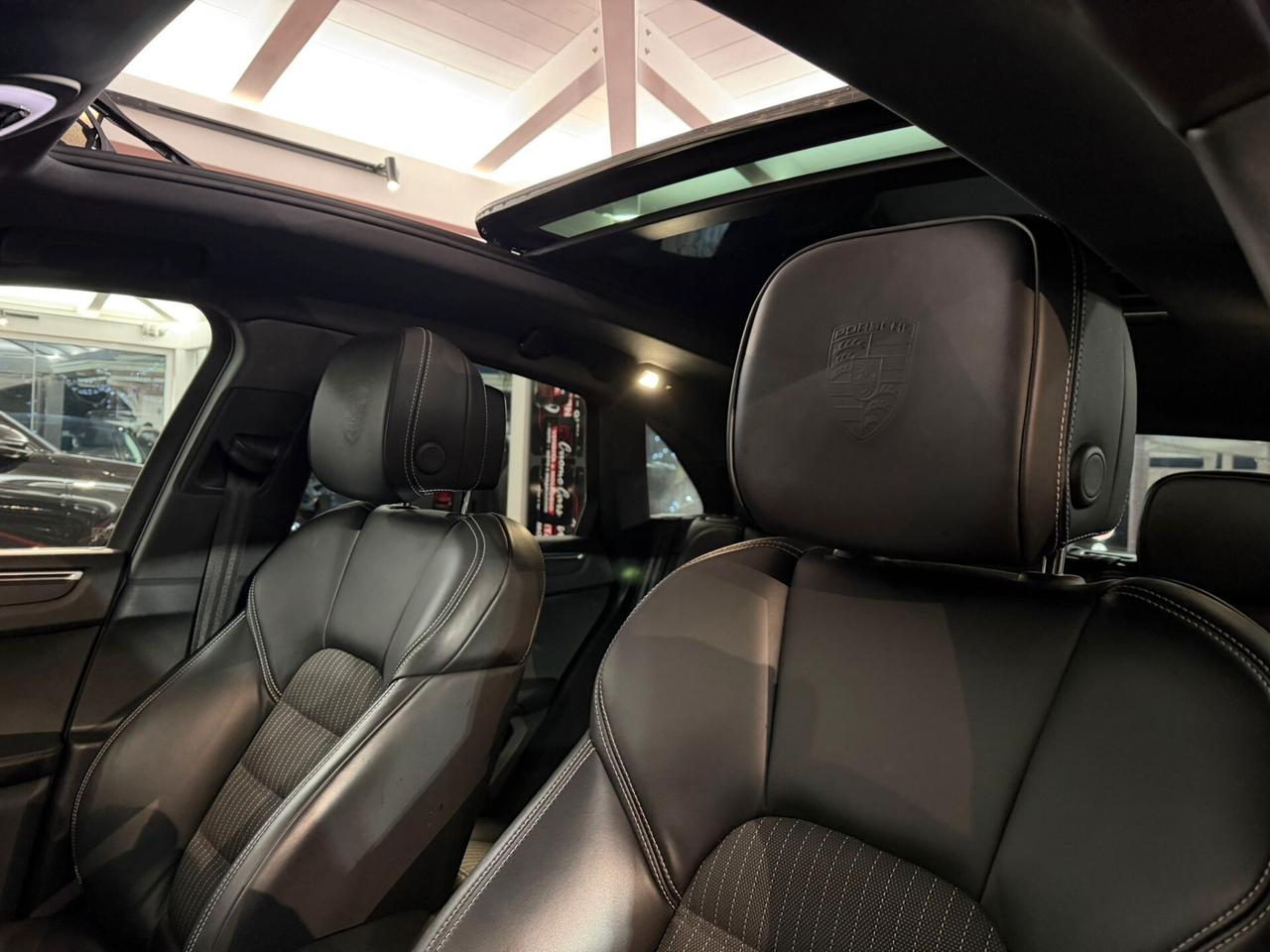 Porsche Macan 2.0 T TETTO