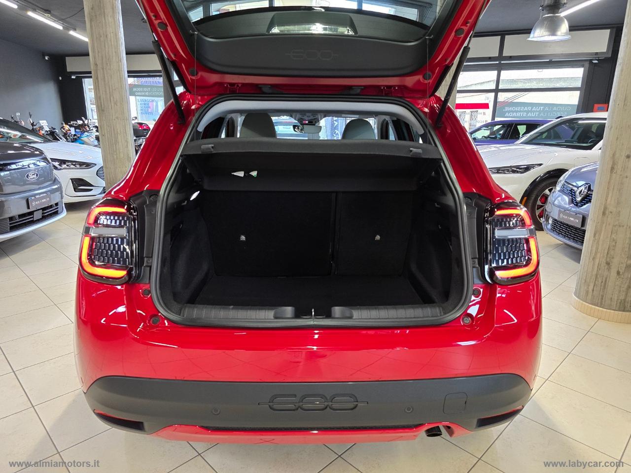 FIAT 600 Hybrid MHEV ICON