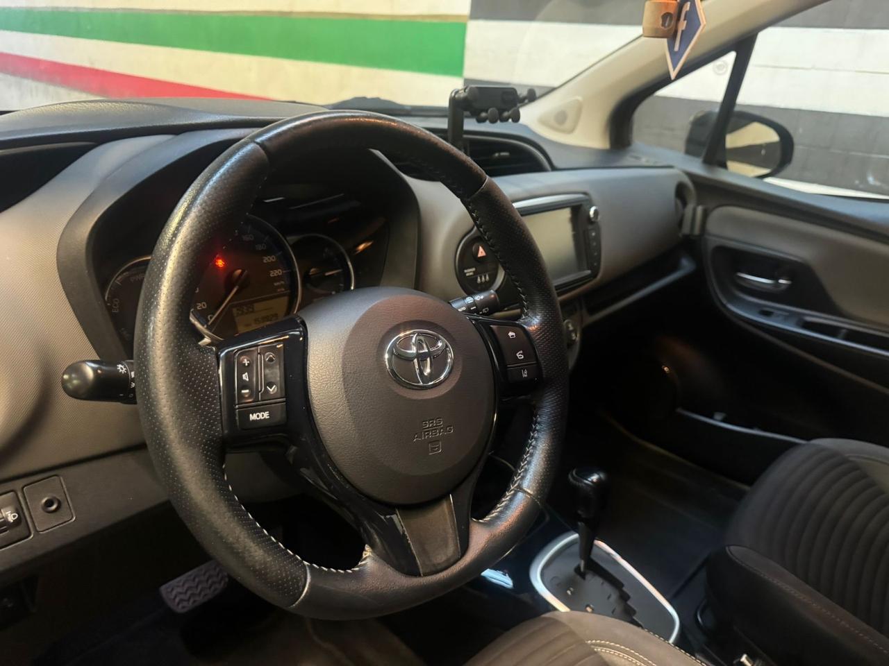 Toyota Yaris Trend red edition full optional