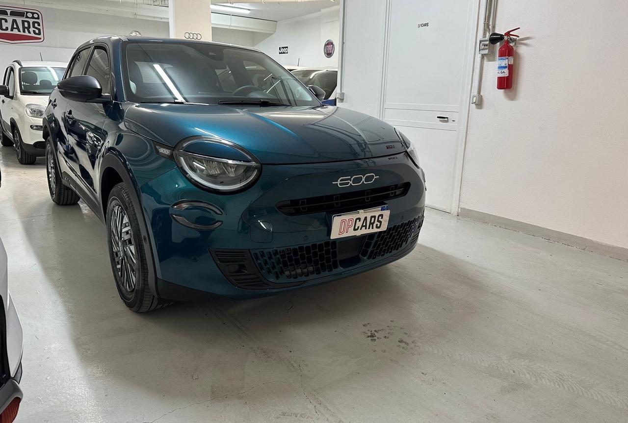 Fiat 600 Hybrid 110 CV DCT MHEV Business