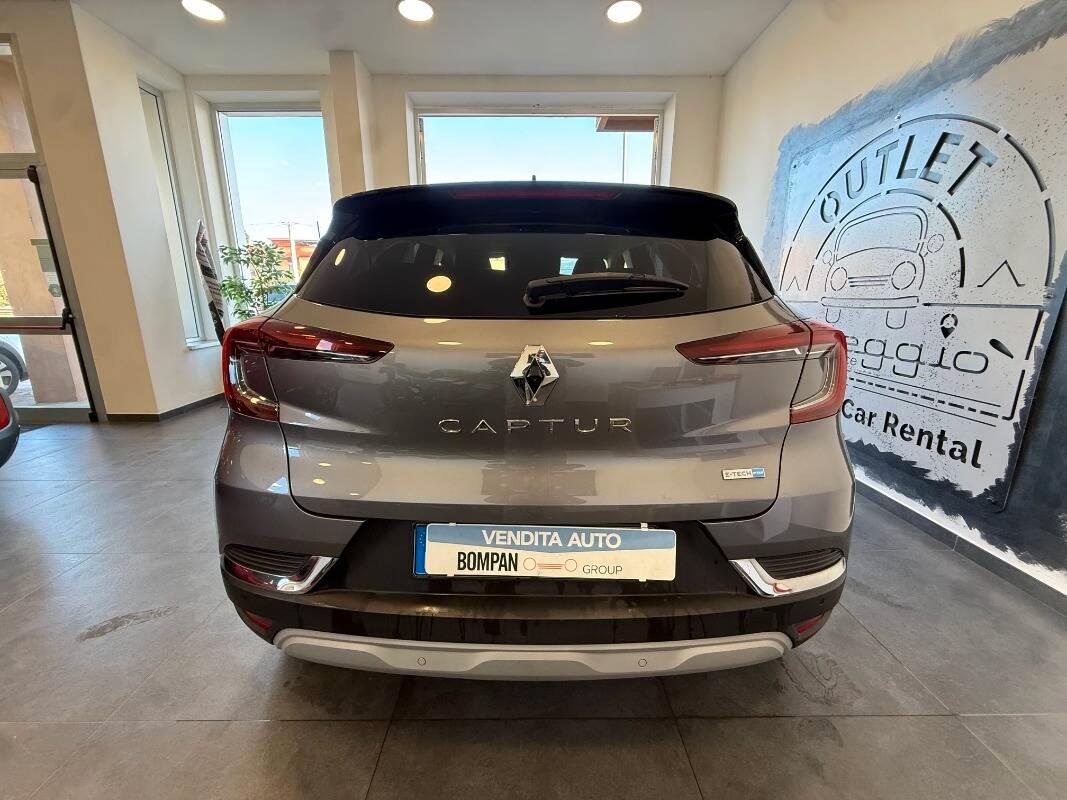 Renault Captur 1.6 E-Tech hybrid Intens 145cv auto
