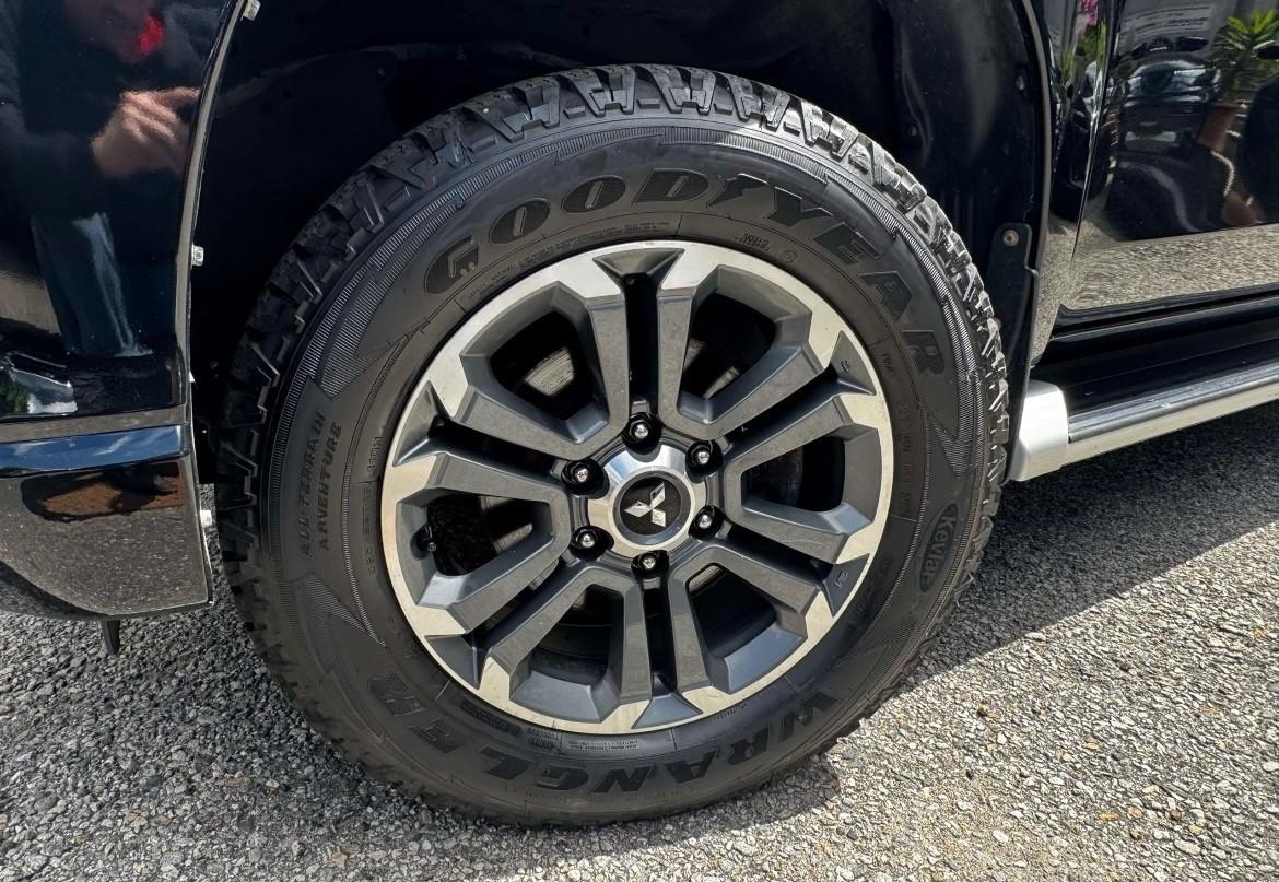 Mitsubishi L200 2.3 D Double Cab 4x4 Super Select Intense aut.