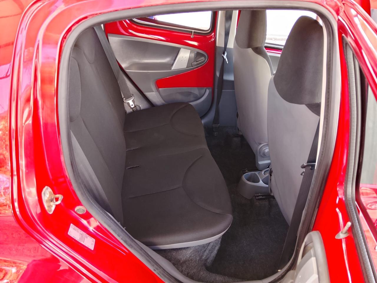 Toyota Aygo 1.0 12V VVT-i 5 porte Now 2011
