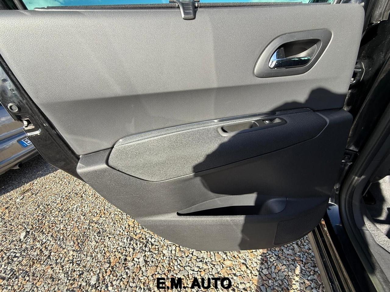 Peugeot 5008 1.6 HDi 115CV Business