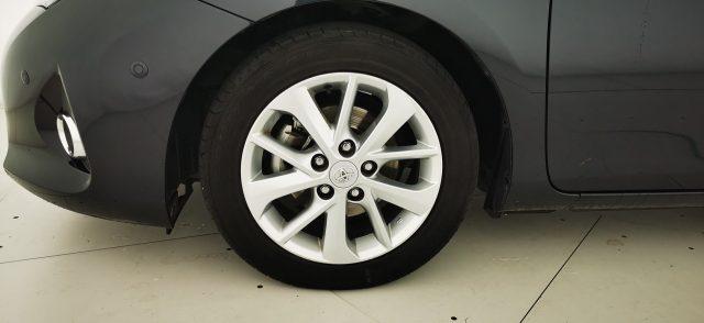 TOYOTA Auris Touring Sports 1.4 D-4D Lounge