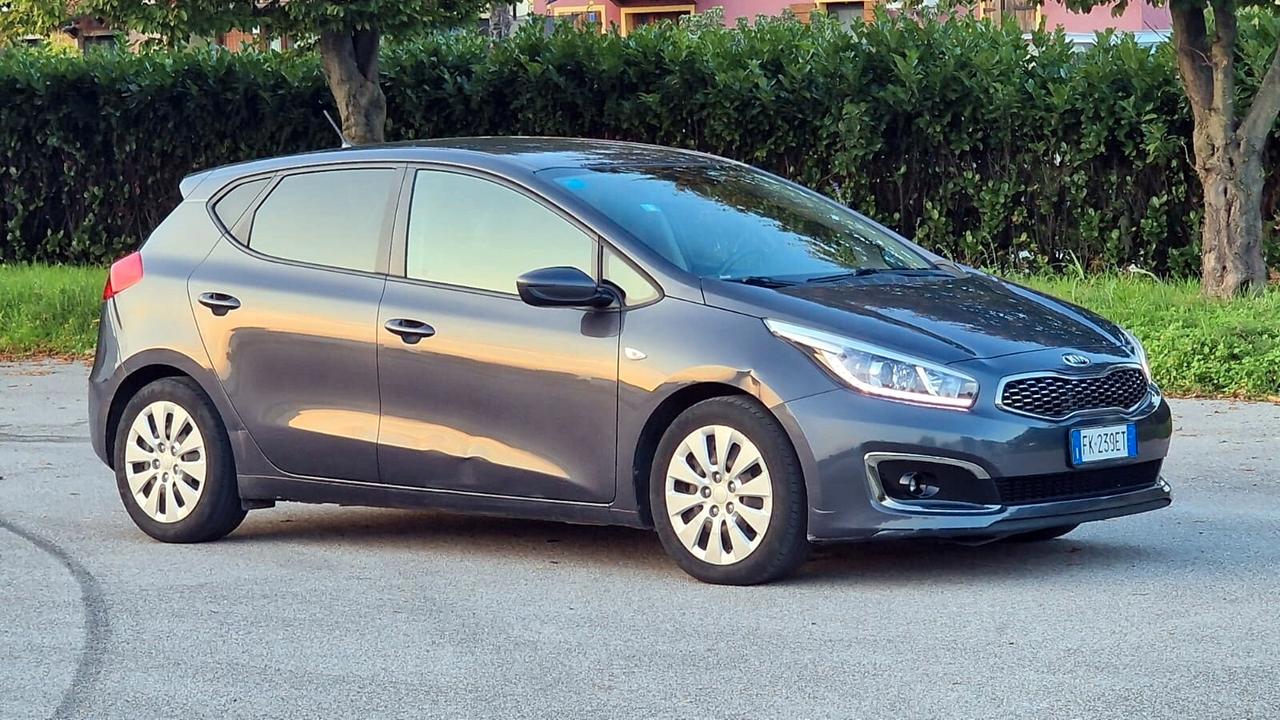 Kia Ceed cee'd 1.6 CRDi 110CV 5 porte