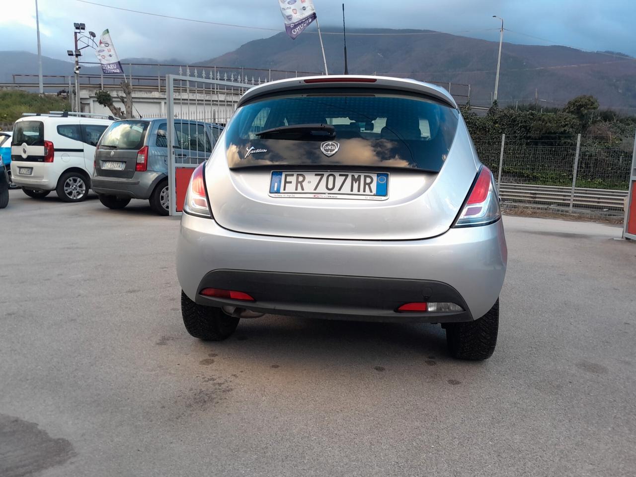 Lancia Ypsilon 1.2 69 CV 5 porte GPL Ecochic Elefantino Blu