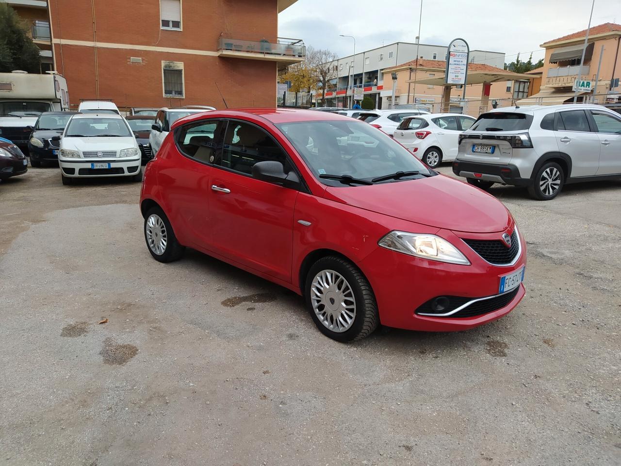Lancia Ypsilon 1.2 69 CV 5 porte GPL Ecochic Silver Neopatentati