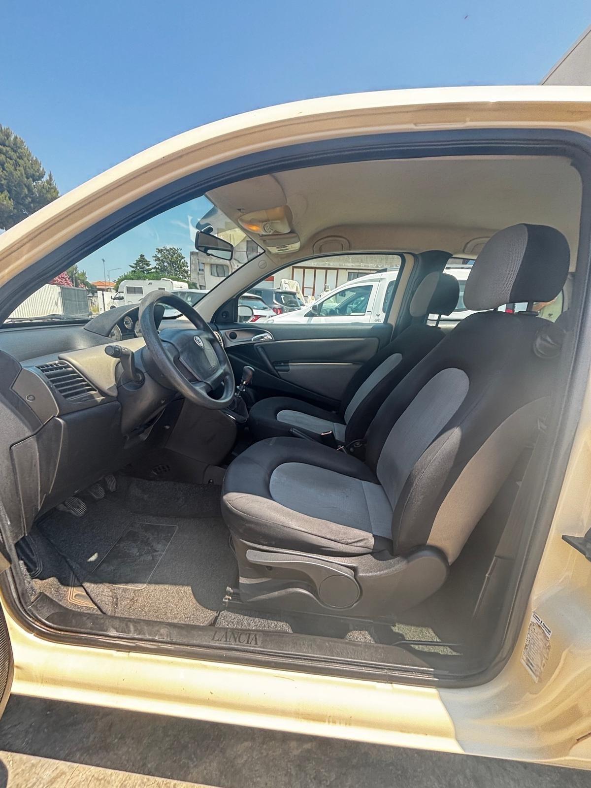Lancia Ypsilon 1.2 16V Argento